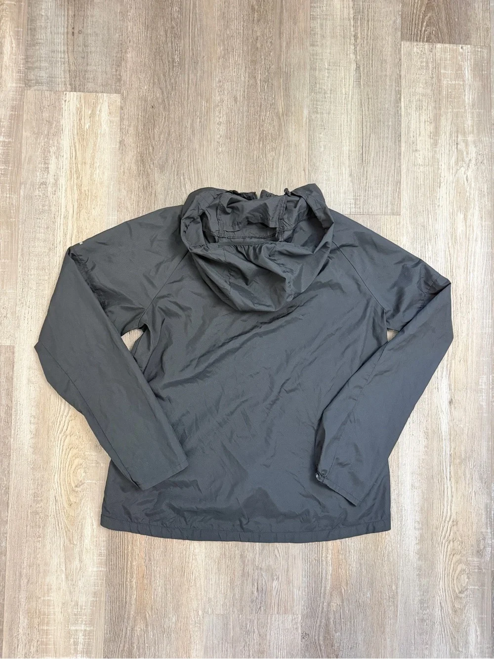 Nike Women’s Team Miler Repel Running Jacket (Standard Fit), size Med like NEW